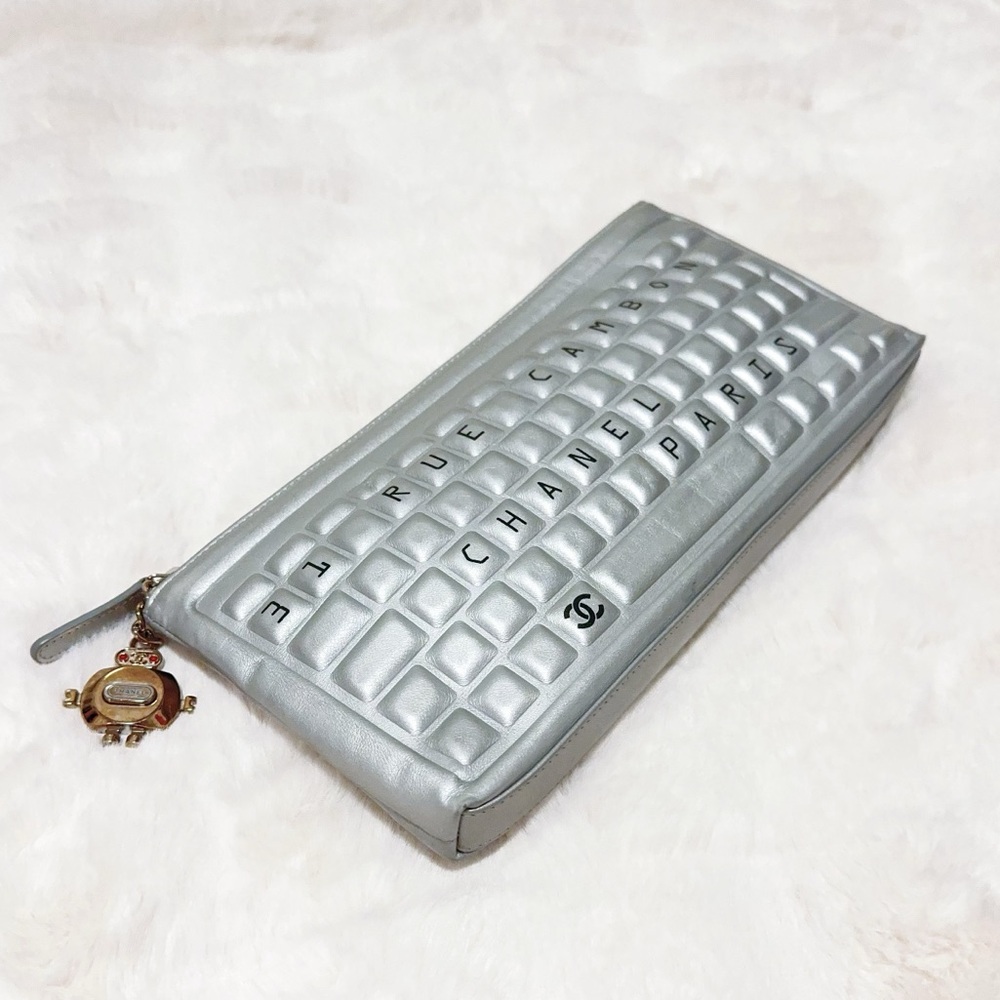CHANEL Cambon Keyboard Clutch Bag - Picture 14 of 14
